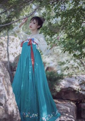 王栎鑫